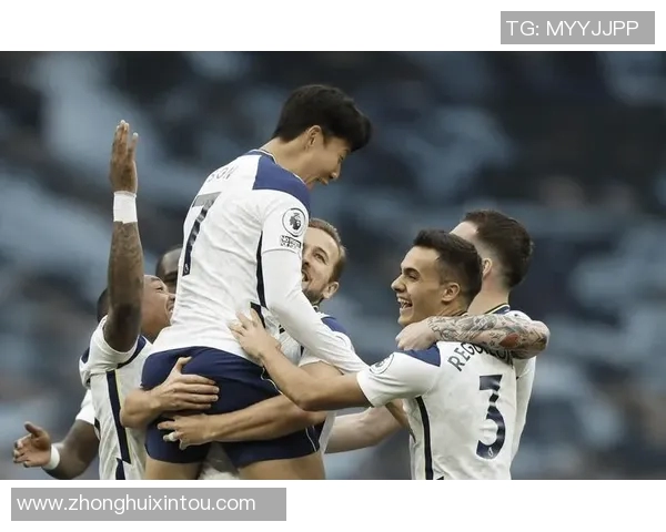 图库曼与圣塔的较量揭示足球战术与团队精神的完美结合